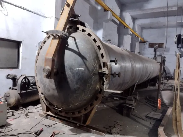 Industrial vessel end closure assembly