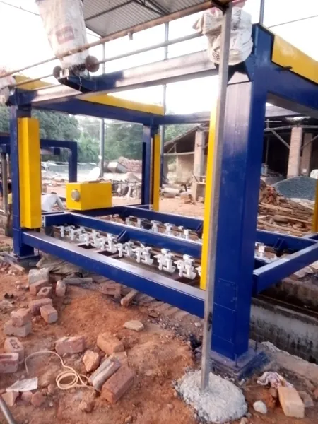 AAC frame with yellow upper beam